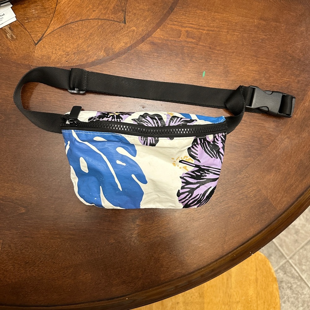 GUC Aloha Collection Fanny pack